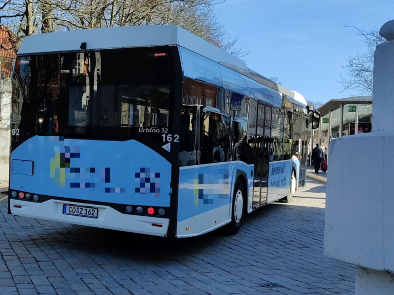 Coburg: Mann nötigt 11-Jährigen in Linienbus - Polizei sucht Zeugen Coburg: Mann nötigt 11-Jährigen in Linienbus - Polizei sucht Zeugen