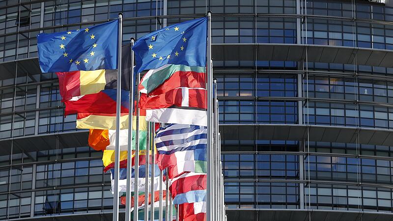 Das Europ&auml;ischen Parlament in Stra&szlig;burg fordert das Ende einer umstrittenen Pass-Vergabe.