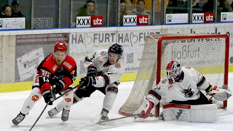 Die zwei Treffer von Jakub Sramek (links, im Spiel gegen den EV Dingolfing) verhinderten die Niederlage beim EV F&uuml;rstenfeldbruck nicht.