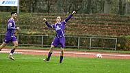 Philipp Hack (rechts) ist glücklich über seine starke Entwicklung im Dress des FC Eintracht Bamberg.