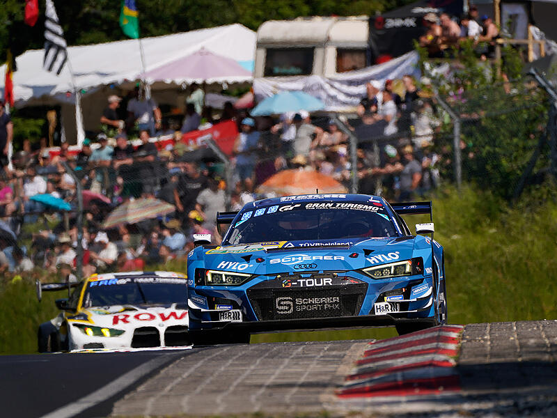 Christopher Haase und seine Teamkollegen belegten den 9. Platz im 1. Qualifying zu den 24h N&uuml;rburgring 2026.