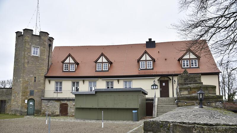 Die Gaststätte mit Burghof und Biergarten in Königsberg steht wieder für Gäste bereit.