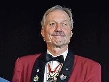Hans-Werner M&uuml;ller wurde vom Bund Deutscher Karneval mit dem &bdquo;Verdienstorden in Gold mit Brillanten&ldquo; ausgezeichnet.