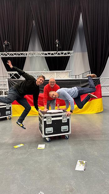 GardetanzLeipziger Allerlei by os Mit Schwung bei der Sache: Michael Prusnat, Wilfried Weibelzahl und Daniel Hofmann bilden das Orga-Team, werden selbst aber nicht auf der Bühne auftreten - obwohl man ihnen das fast zutrauen könnte...