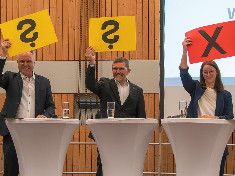 Duell ums Rathaus: Wahlarena in NüdlingenDuell ums Rathaus: Wahlarena in Nüdlingen Duell ums Rathaus: Wahlarena in NüdlingenDuell ums Rathaus: Wahlarena in Nüdlingen