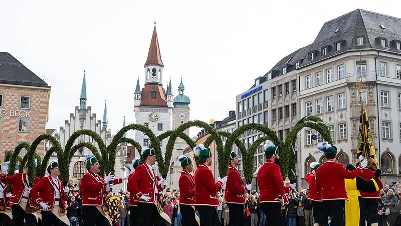 Sch&auml;fflertanz am Marienplatz