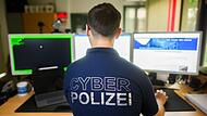 Einer der größten Vorteile eines VPN ist der Schutz vor Cyberkriminalität, der die Polizei hier auf der Spur ist.