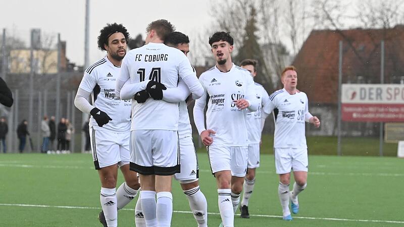 Der FC Coburg ist am Ziel: Die Vestekicker sind Meister der Landesliga und steigen in die Bayernliga auf.