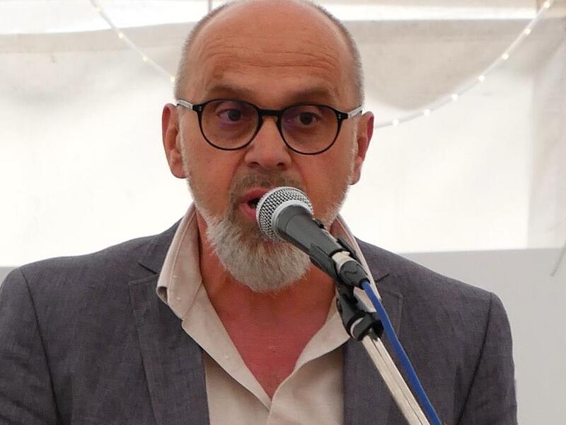 Karl Saueressig berichtete über die Besonderheiten der Dorferneuerung.