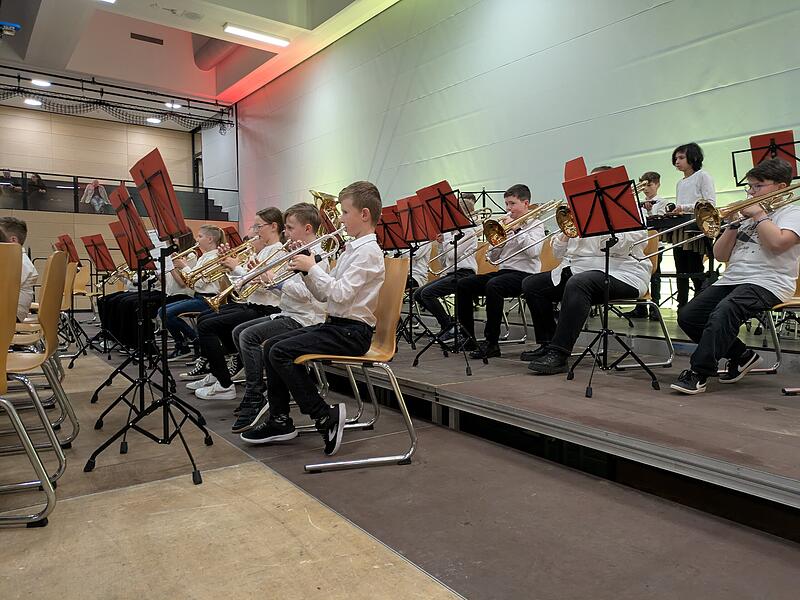Das Vororchester spielte als zweites.Frühjahrskonzert der Musikschule Münnerstadt Das Vororchester spielte als zweites.