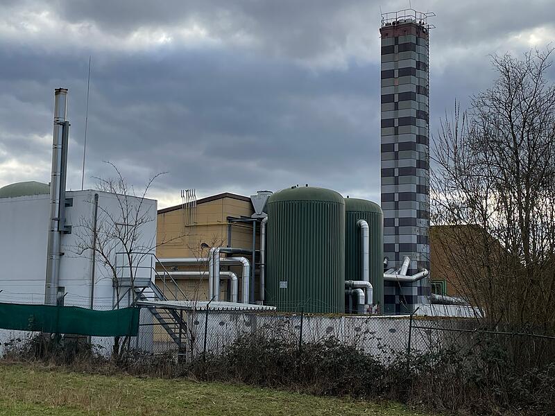 Das Blockheizkraftwerk der Stadtwerke in der Kaserne k&ouml;nnte k&uuml;nftig einen Teil der Kernstadt mit W&auml;rme versorgen. In gro&szlig;en Teilen des Stadtgebiets werden dezentrale L&ouml;sungen wie W&auml;rmepumpen und Pelletkessel f&uuml;r die W&auml;rmewende eine Rolle spielen.