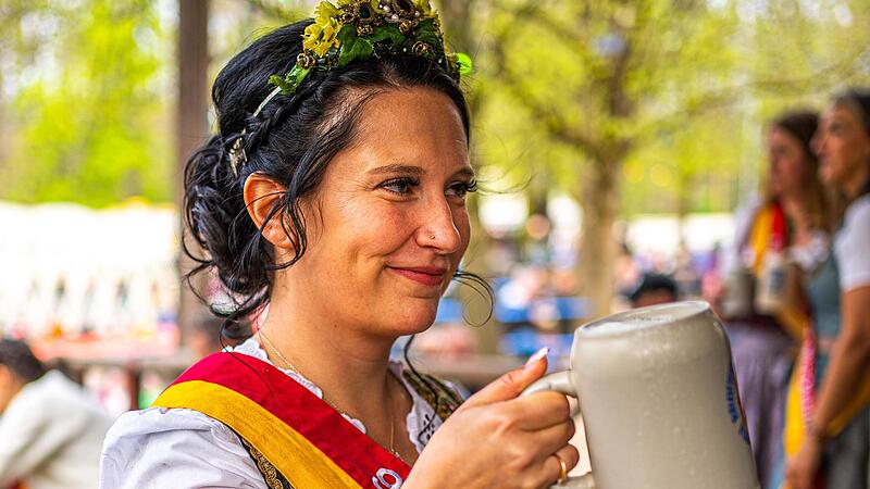 Als Bierkönigin Melanie I. durfte Melanie Lucius die Forchheimer Bierkultur präsentieren. Nun suchen die Stadt und die Forchheimer Brauereien eine Nachfolgerin.Forchheim & Fränkische Schweiz Als Bierkönigin Melanie I. durfte Melanie Lucius die Forchheimer Bierkultur präsentieren. Nun suchen die Stadt und die Forchheimer Brauereien eine Nachfolgerin.Forchheim & Fränkische Schweiz