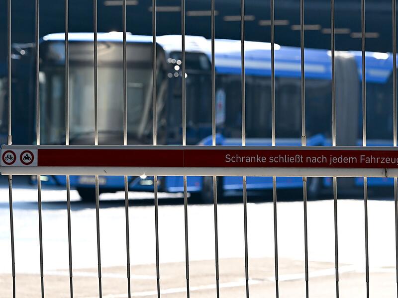 Warnstreiks im öffentlichen Nahverkehr - München Warnstreiks im öffentlichen Nahverkehr - München
