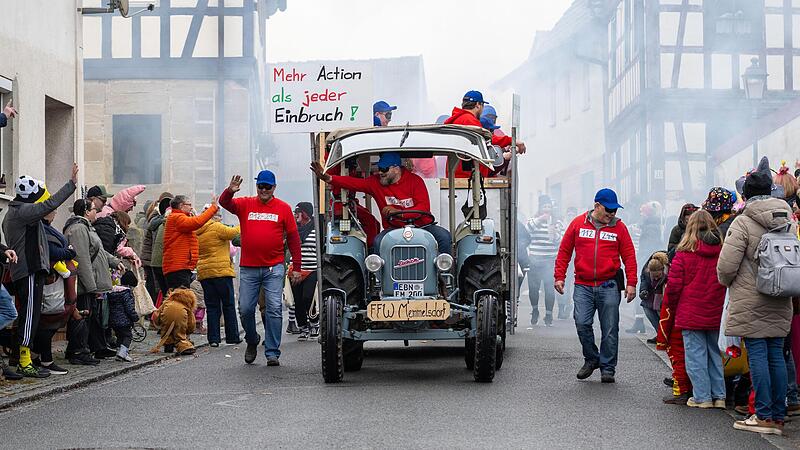 Als Panzerknacker verkleidet warb die freiwillige Feuerwehr mit dem Motto &bdquo;Mehr Action als jeder Einbruch!&ldquo; um weitere Aktive.