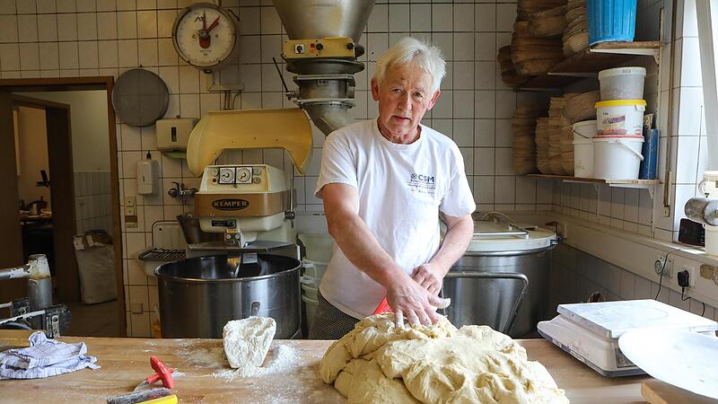 Werner Roppelt sucht händeringend zwei Bäcker zur Unterstützung in seiner Backstube.Forchheim & Fränkische Schweiz Werner Roppelt sucht händeringend zwei Bäcker zur Unterstützung in seiner Backstube.Forchheim & Fränkische Schweiz