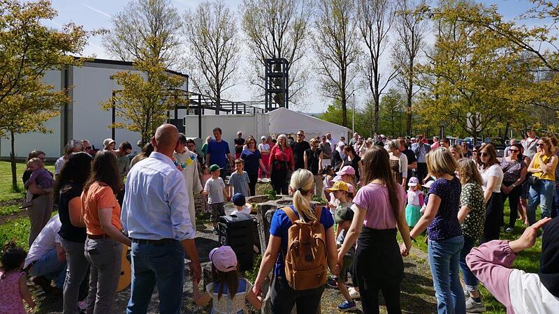 Mit einem Segensfest wurde die neue Kinderkrippe in Oberwildflecken übergeben.