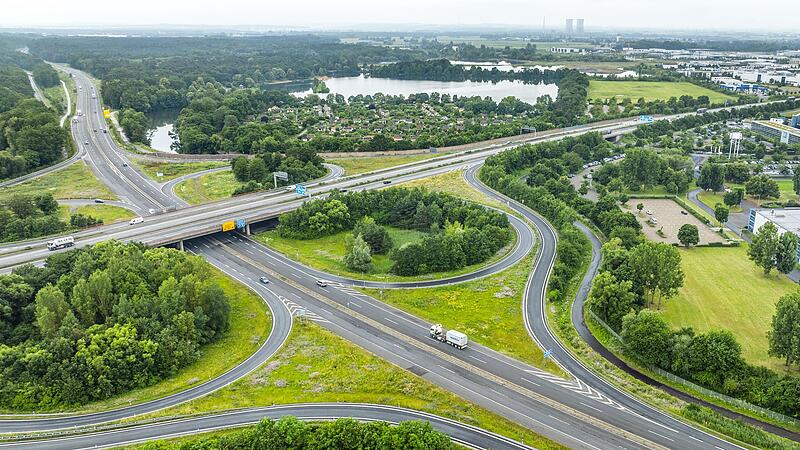 Die Bauarbeiten auf der B286 kommen gut voran, daher kann am Wochenende die erste Umleitung aufgehoben werden.