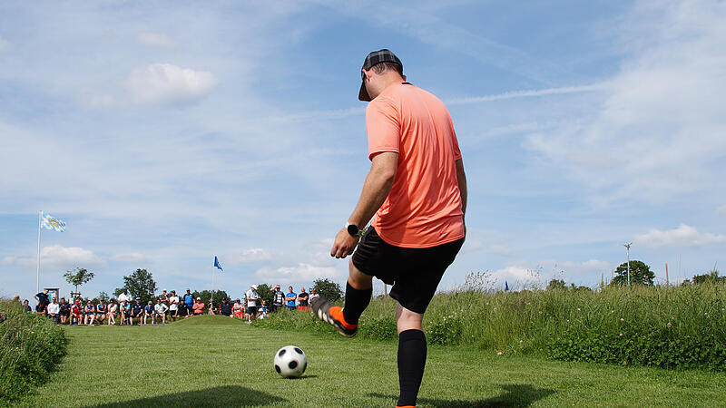 Der Sieger des Einzelwettbewerbs, Thomas Bei&szlig;el, bei seinem letzten Abschlag in Bad Staffelstein.