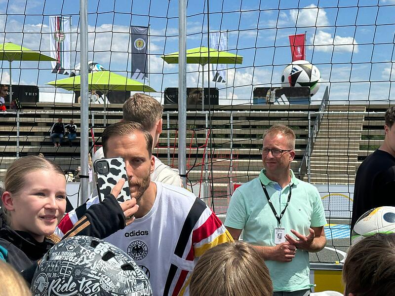DFB-Torwandschießen in HerzogenaurachDFB-Torwandschießen in Herzogenaurach DFB-Torwandschießen in HerzogenaurachDFB-Torwandschießen in Herzogenaurach