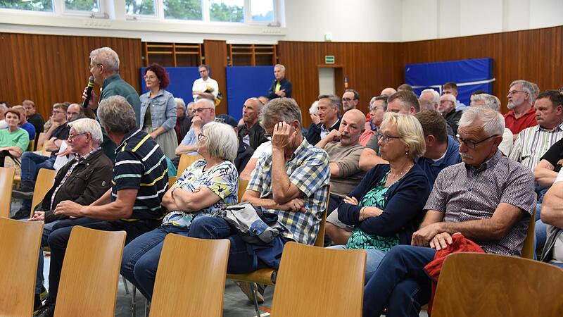Der B&uuml;rgerdialog war gepr&auml;gt von zahlreichen Wortmeldungen.Forchheim & Fr&auml;nkische Schweiz