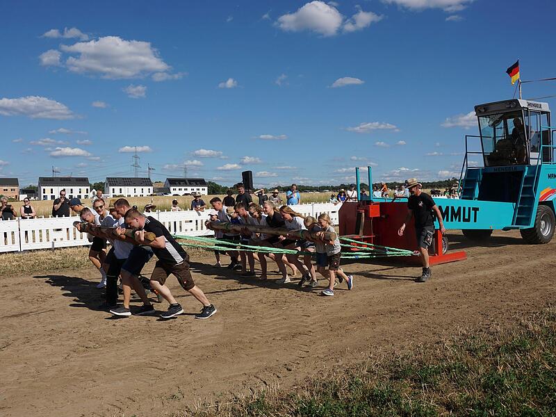 Auf der Veranstaltung in Steudach.Traktor-Pulling bei Erlangen Auf der Veranstaltung in Steudach.Traktor-Pulling bei Erlangen