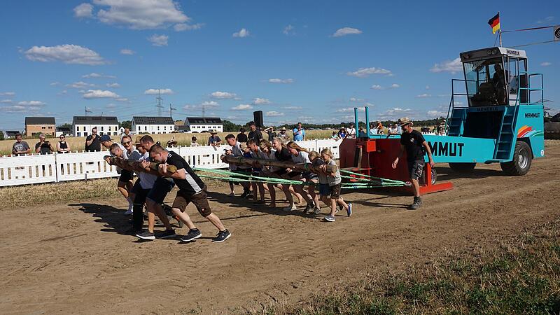 Auf der Veranstaltung in Steudach.Traktor-Pulling bei Erlangen