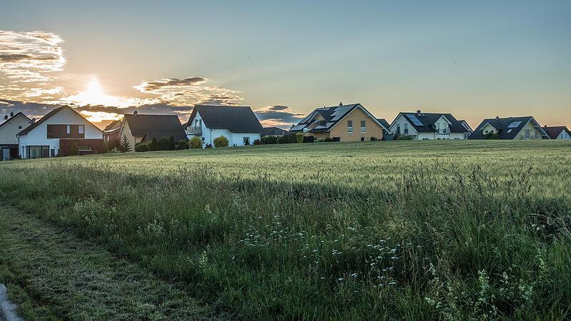 Ob Neubausiedlung oder Altbestand: Für alle Häuser und Grundstücke muss eine neue Steuererklärung abgegeben werden.