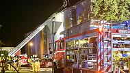 Im Äußeren Ring in Kronach wurde ein Wohngebäude durch einen Blitzeinschlag beschädigt. Dank des schnellen Handelns der Feuerwehren war der Brand schnell gelöscht und der Schaden blieb in einem überschaubaren Rahmen.