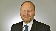 Bürgermeister Bernd Reisenweber: „Wenn in diesem Jahr das Sonnwendfeuer  mal eine Nummer kleiner ausfällt, dann geht die Welt auch nicht unter.“