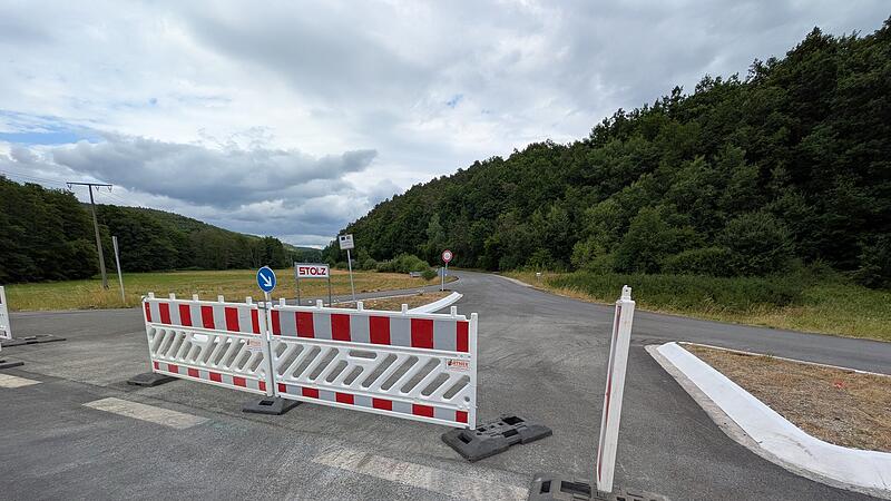 Die Staatsstra&szlig;e 2288  zwischen Steinach und Schmalwaser bleibt wegen Bauarbeiten bis 2. August 2025 gesperrt.