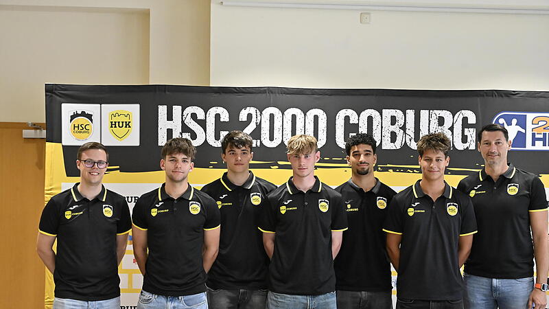 Die Spieler des HSC-Anschlusskaders 2026/27 mit Trainer Anel Mahmutefendic.