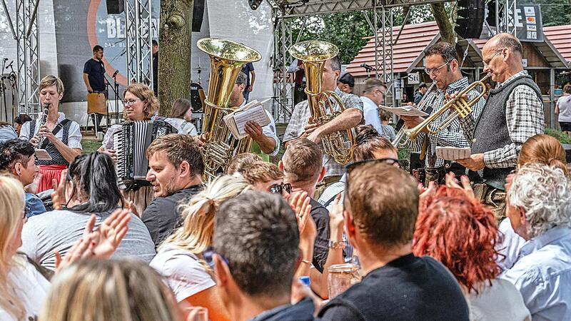 Das Blasorchester Sand freut sich auf ein klingendes Wochenende. Das Blasorchester Sand freut sich auf ein klingendes Wochenende.