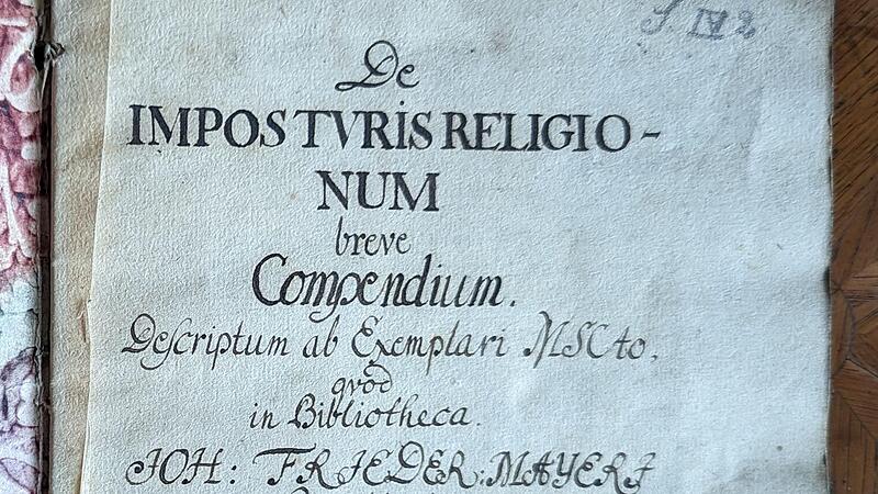 Das Frontblatt der Handschrift &bdquo;De imposturis religionem&ldquo; in der Landesbibliothek Coburg.
