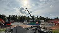 Aufgebrochener Asphalt und eine Bodenplatte, die den Markt schon erahnen lässt. Doch schon im Herbst soll der neue netto stehen.