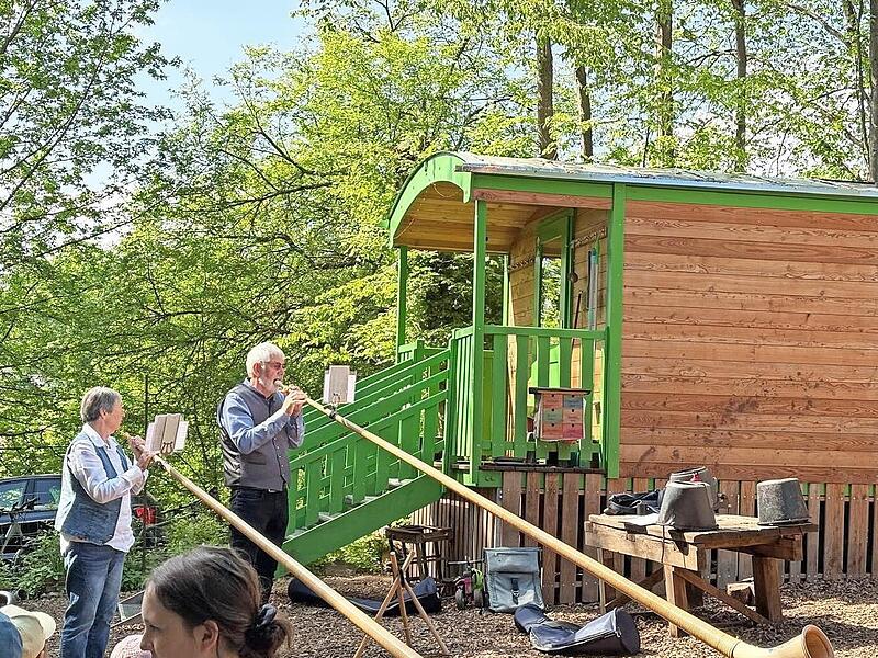 Die Alphornbl&auml;ser bildeten einen der H&ouml;hepunkte der Zehn-Jahre-Feier.