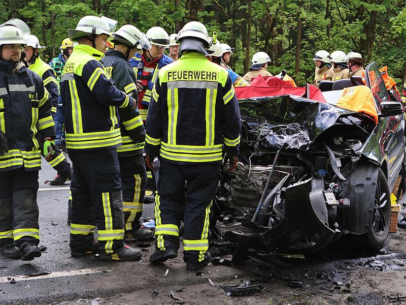 Zahlreiche Feuerwehrleute waren im Einsatz.