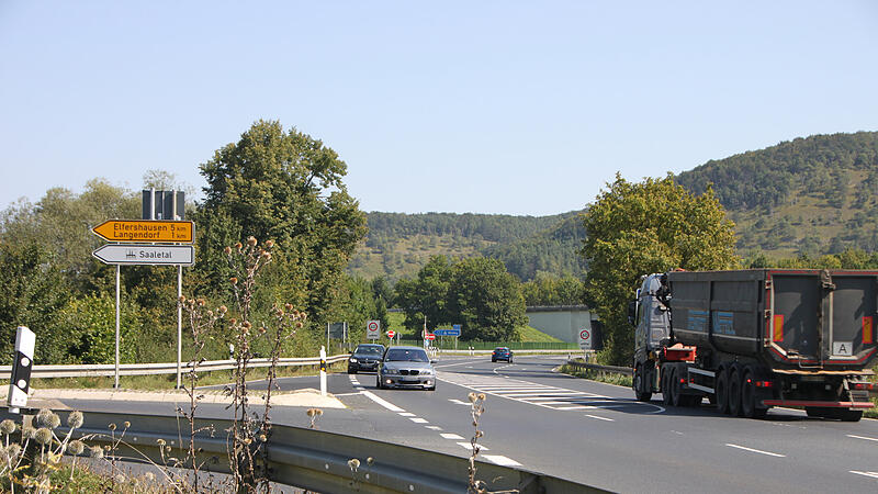 Seit über zehn Jahren ist in Langendorf nahe der Autobahnauffahrt ein Kreisverkehr im Gespräch. Das ist der aktuelle Stand.