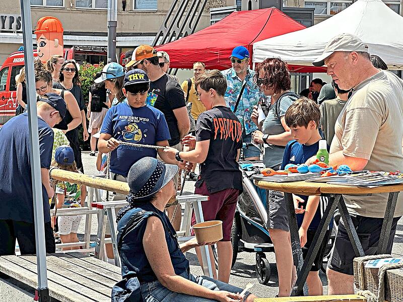Eine bunte Vielfalt war am Samstag beim Tag der Jugend an der Kettenbrücke geboten.Kreisjugendring Eine bunte Vielfalt war am Samstag beim Tag der Jugend an der Kettenbrücke geboten.Kreisjugendring
