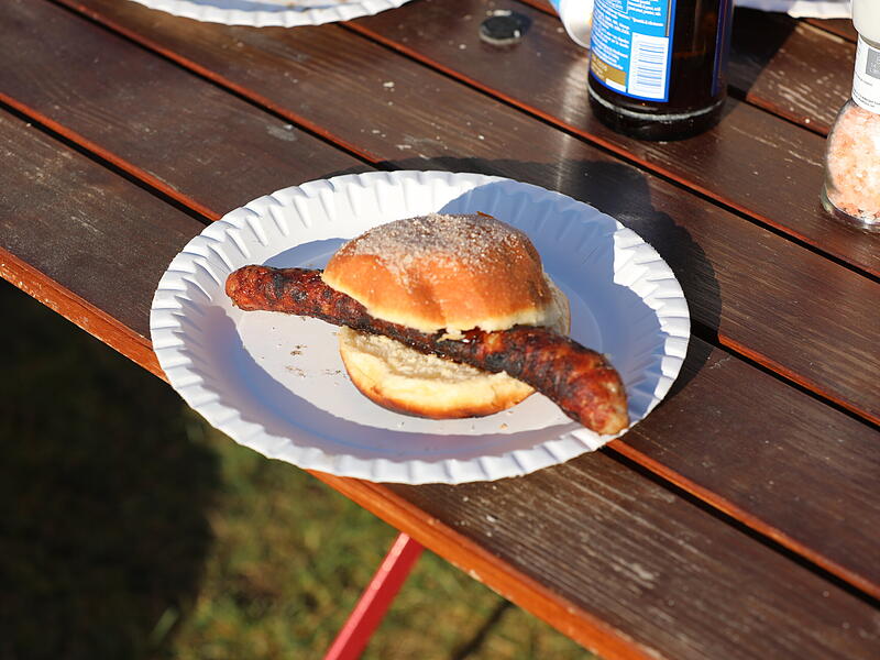 Alles Geschmacksache! Bei einem Besuch in Neustadt bei Coburg hatte Thomas Wieruch die Idee zu diesem Bratwurstkrapfen. Anders als bei einer &auml;hnlichen Kreation aus M&uuml;nchen hat er nat&uuml;rlich eine Coburger Bratwurst verwendet.