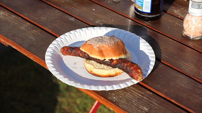 Alles Geschmacksache! Bei einem Besuch in Neustadt bei Coburg hatte Thomas Wieruch die Idee zu diesem Bratwurstkrapfen. Anders als bei einer &auml;hnlichen Kreation aus M&uuml;nchen hat er nat&uuml;rlich eine Coburger Bratwurst verwendet.