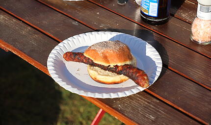 Alles Geschmacksache! Bei einem Besuch in Neustadt bei Coburg hatte Thomas Wieruch die Idee zu diesem Bratwurstkrapfen. Anders als bei einer &auml;hnlichen Kreation aus M&uuml;nchen hat er nat&uuml;rlich eine Coburger Bratwurst verwendet.