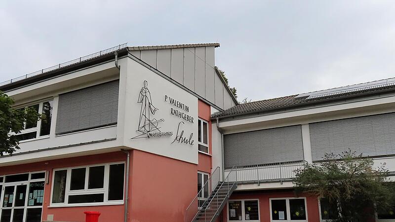 Die Schule in Unnersdorf muss saniert und ein Kinderbetreuungsangebot neu geschaffen werden.
