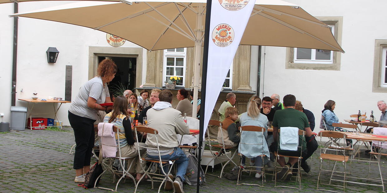 Mehr als nur Süßes: Weckis Waffeln eröffnete in Münnerstadt