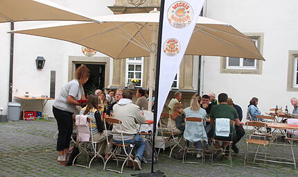 Weckis Waffeln im Café des Deutschordensschloss Münnerstadt Bei Weckis Waffeln im Deutschordensschloss gibt es Waffeln aller Art.