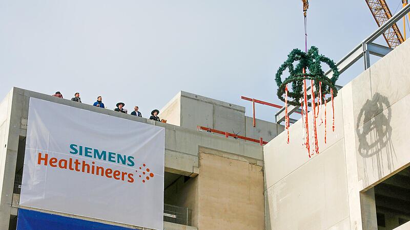 Am Freitag wurde am neuen Hightech-Zentrum Richtfest gefeiert.Forchheim & Fränkische Schweiz Am Freitag wurde am neuen Hightech-Zentrum Richtfest gefeiert.Forchheim & Fränkische Schweiz