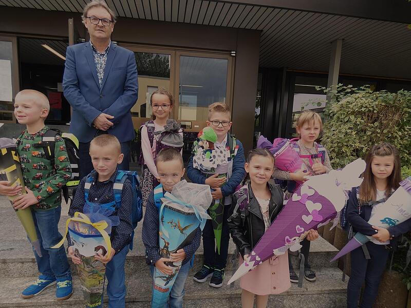 Die Klasse 1b der Grundschule Neuenmarkt-Wirsberg die von Klasslehrer Thomas Bernreuther betreut wird.2022 Schulanfang