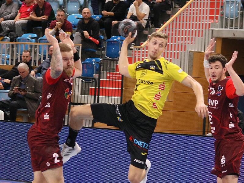 HSC-Spielmacher Arkadiusz Ossowski beim Abschluss