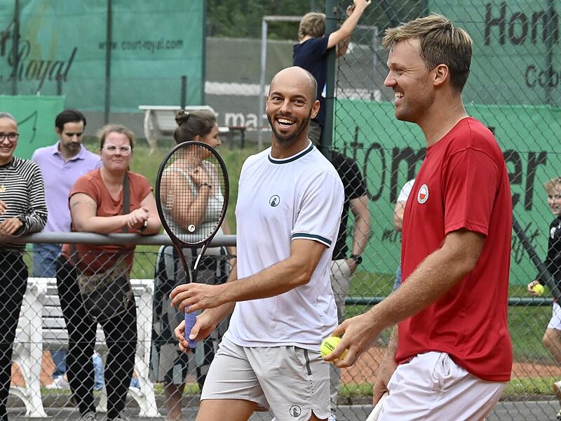 Kevin Krawietz (rechts) und Tim P&uuml;tz spielen seit vier Jahren gemeinsam auf der Tour. Nun k&ouml;nnte P&uuml;tz seine Karriere beenden.
