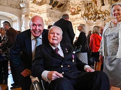 Großer Empfang in Coburg: Mehr als 200 geladene Gäste waren am Dienstag in den Riesensaal von Schloss Ehrenburg gekommen, um Prinz Andreas zum 80. Geburtstag zu gratulieren.