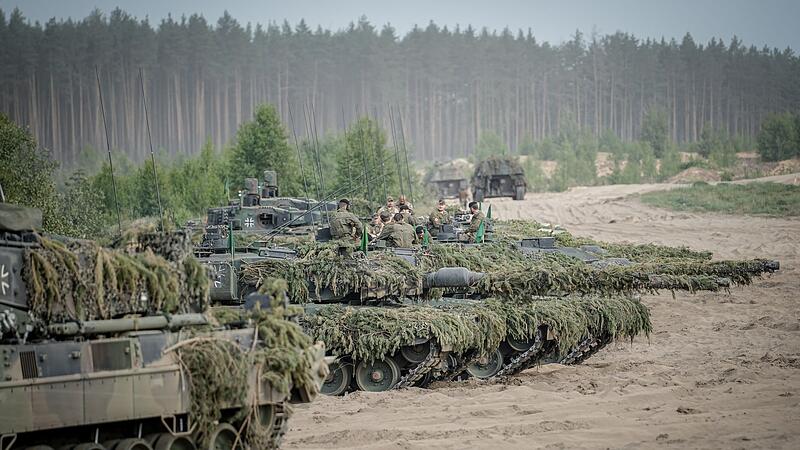 Leopard-Panzer mit Renk-Getrieben